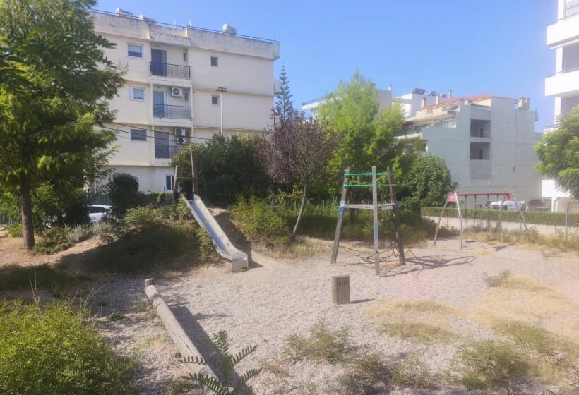 Πάτρα: Παιδική χαρά «ζούγκλα» με ζητήματα υγείας και ασφάλειας ΦΩΤΟ 4 Πάτρα: Παιδική χαρά «ζούγκλα» με ζητήματα υγείας και ασφάλειας ΦΩΤΟ