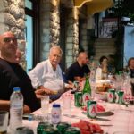 Ο δήμαρχος Καλαβρύτων με την παρέα του στο πανηγύρι των Τριποτάμων ΦΩΤΟ