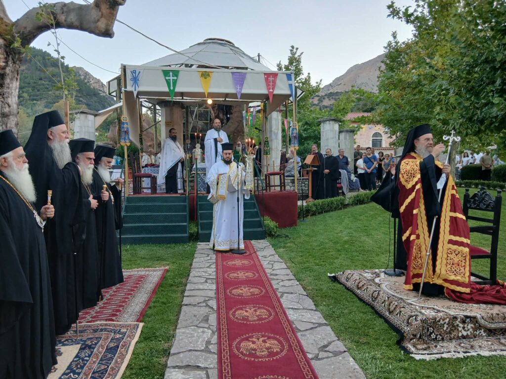 Eορτασμός της Παναγίας Πλατανιωτίσσης Καλαβρύτων με πέντε Μητροπολίτες ΒΙΝΤΕΟ-ΦΩΤΟ