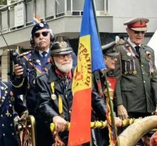 Οι Στρατηγοί του Πατρινού Καρναβαλιού αποχαιρετούν τον Τάκη Φουντά