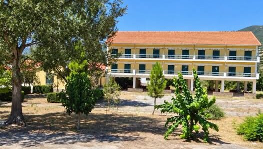 Καλάβρυτα: Παραχώρηση κλειστών δημόσιων κτηρίων για στέγαση εκπαιδευτικών σε ορεινά χωριά 18 Καλάβρυτα: Παραχώρηση κλειστών δημόσιων κτηρίων για στέγαση εκπαιδευτικών σε ορεινά χωριά