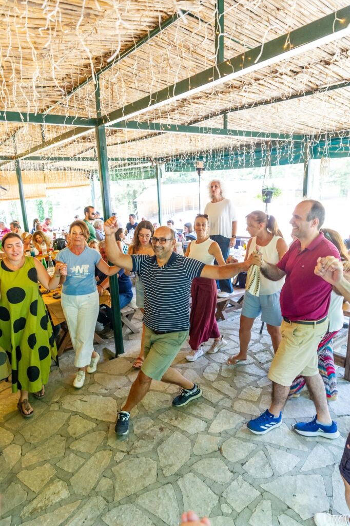 Ο Πανηπειρωτικός Σύλλογος Πατρών στην Κόνιτσα ΦΩΤΟ