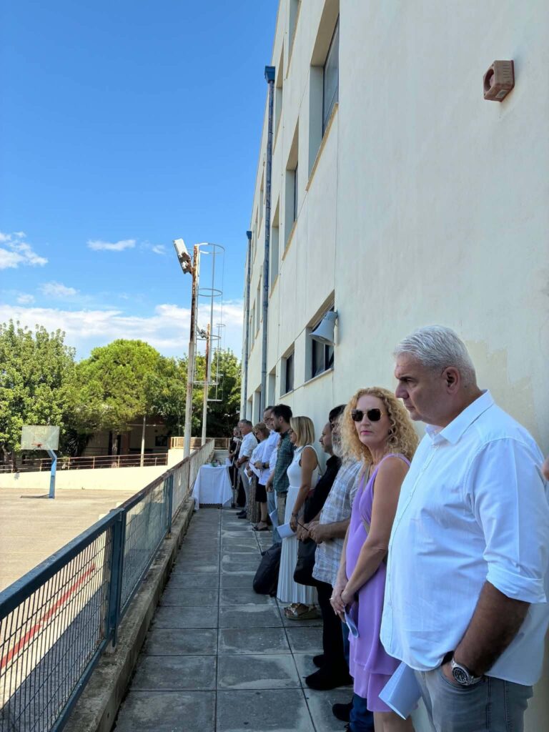 Αγιασμός στην ΕΠΑΣ Δ.ΥΠ.Α. Μαθητείας Πάτρας ΦΩΤΟ 6 Αγιασμός στην ΕΠΑΣ Δ.ΥΠ.Α. Μαθητείας Πάτρας ΦΩΤΟ
