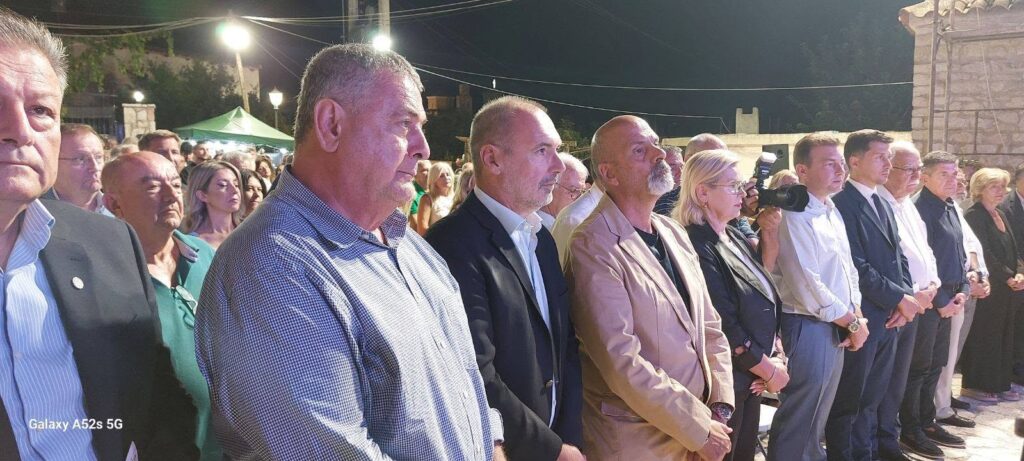 Ο Τάκης Αντωνόπουλος στην Αγροτική Έκθεση Χαλανδρίτσας ΦΩΤΟ