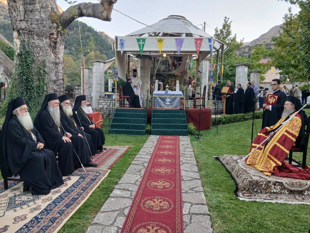 Eορτασμός της Παναγίας Πλατανιωτίσσης Καλαβρύτων με πέντε Μητροπολίτες ΒΙΝΤΕΟ-ΦΩΤΟ