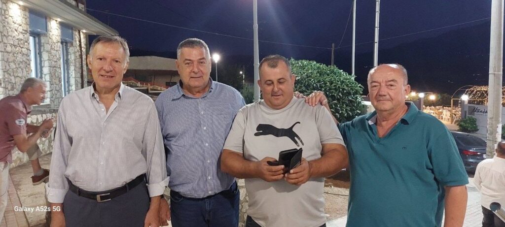 Ο Τάκης Αντωνόπουλος στην Αγροτική Έκθεση Χαλανδρίτσας ΦΩΤΟ