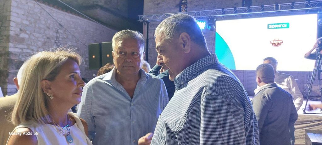 Ο Τάκης Αντωνόπουλος στην Αγροτική Έκθεση Χαλανδρίτσας ΦΩΤΟ