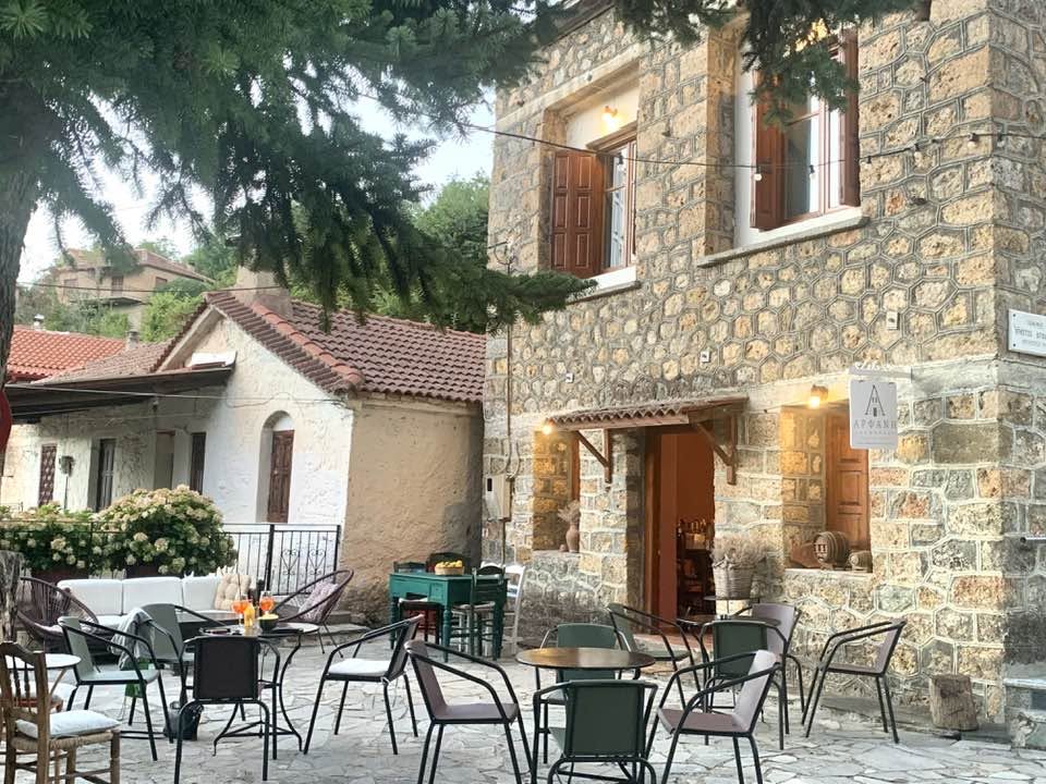 Ο Δημοτικός Ξενώνας στην Αγία Βαρβάρα έγινε Μπαράκι ΦΩΤΟ 5 Ο Δημοτικός Ξενώνας στην Αγία Βαρβάρα έγινε Μπαράκι ΦΩΤΟ