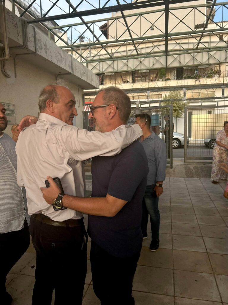 Ο Ανδρέας Κατσανιώτης με τον Υπουργό Αθλητισμού Γιάννη Βρούτση στα Προσφυγικά