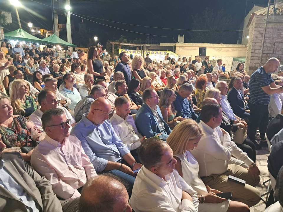 Oι «Δημοκράτες» του Κασσελάκη στην Αγροτική Έκθεση Χαλανδρίτσας ΦΩΤΟ