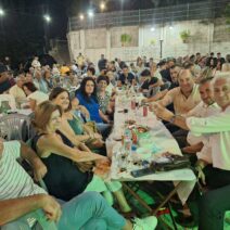 Μουσικοχορευτική βραδιά στην Μιτόπολη ΦΩΤΟ 1 Πλήθος ανθρώπων κάθε ηλικίας σε μουσικοχορευτική βραδιά στην Μητρ…