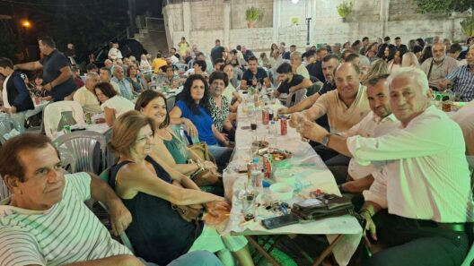 Μουσικοχορευτική βραδιά στην Μιτόπολη ΦΩΤΟ 13 Πλήθος ανθρώπων κάθε ηλικίας σε μουσικοχορευτική βραδιά στην Μητρ…