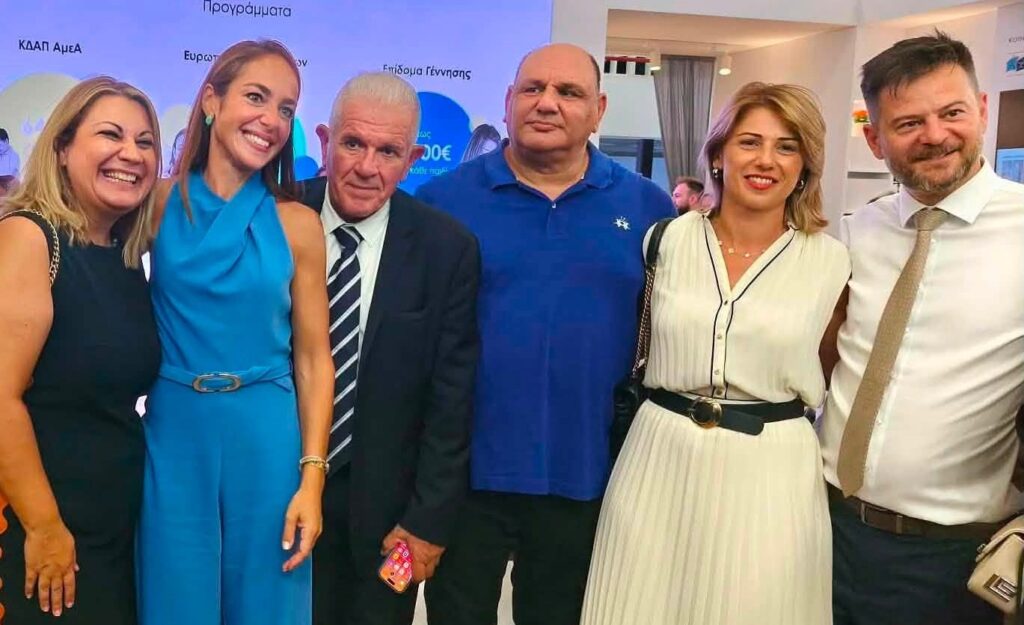 Στο περίπτερο του Υπουργείου Κοινωνικής Συνοχής ο πρόεδρος του Σκαγιοπουλείου Νίκος Σταθακόπουλος ΦΩΤΟ