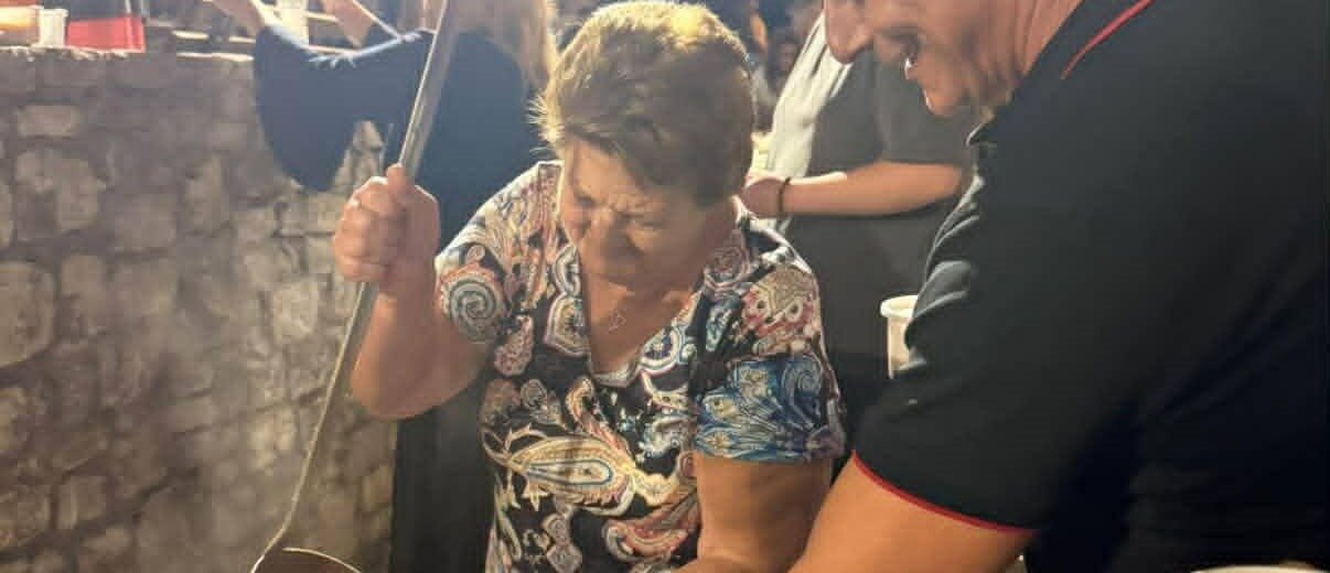 Φωτογραφία από τη γιορτή της Φασολάδας στο Κέρτεζη, Καλαβρύτων