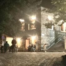 Ο Δημοτικός Ξενώνας στην Αγία Βαρβάρα έγινε Μπαράκι ΦΩΤΟ 3 Ο Δημοτικός Ξενώνας στην Αγία Βαρβάρα έγινε Μπαράκι ΦΩΤΟ