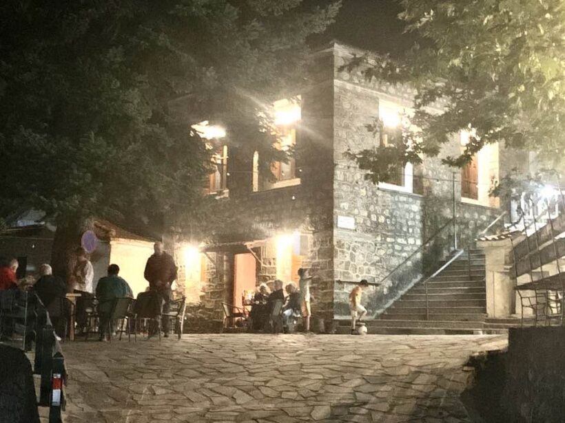 Ο Δημοτικός Ξενώνας στην Αγία Βαρβάρα έγινε Μπαράκι ΦΩΤΟ 4 Ο Δημοτικός Ξενώνας στην Αγία Βαρβάρα έγινε Μπαράκι ΦΩΤΟ