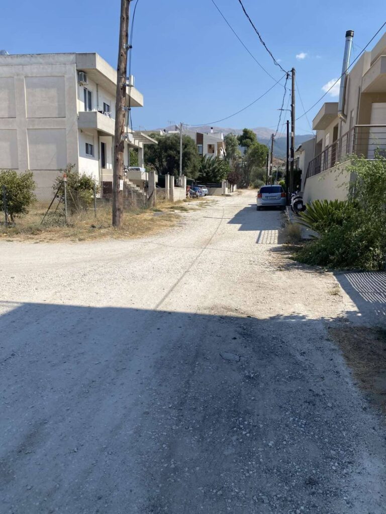 Πάτρα: «Χωράφι» ο δρόμος εδώ και χρόνια παρά την έκκληση για ασφαλτόστρωση ΦΩΤΟ 7 Πάτρα: «Χωράφι» ο δρόμος εδώ και χρόνια παρά την έκκληση για ασφαλτόστρωση ΦΩΤΟ
