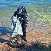 Η εθελοντική δράση «Μία μέρα για την ακτή» στην Αλυκή Αιγίου ΦΩΤΟ