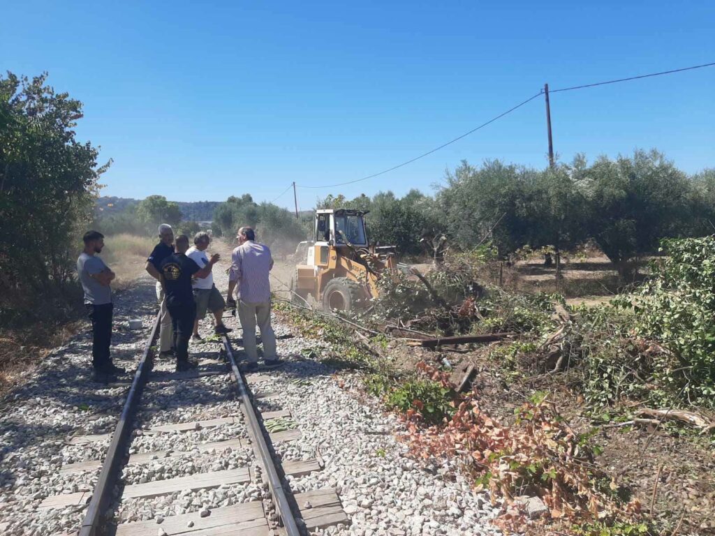 Μονοδένδρι: Διάνοιξη νέου δρόμου διαφυγής παράλληλα με τις γραμμές του Προαστιακού ΦΩΤΟ
