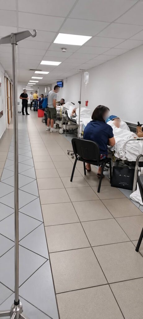 Ρίο: «Εικόνες τριτοκοσμικές» με ατελείωτες ώρες αναμονής στο Πανεπιστημιακό Νοσοκομείο ΒΙΝΤΕΟ-ΦΩΤΟ 5 Ρίο: «Εικόνες τριτοκοσμικές» με ατελείωτες ώρες αναμονής στο Πανεπιστημιακό Νοσοκομείο ΒΙΝΤΕΟ-ΦΩΤΟ