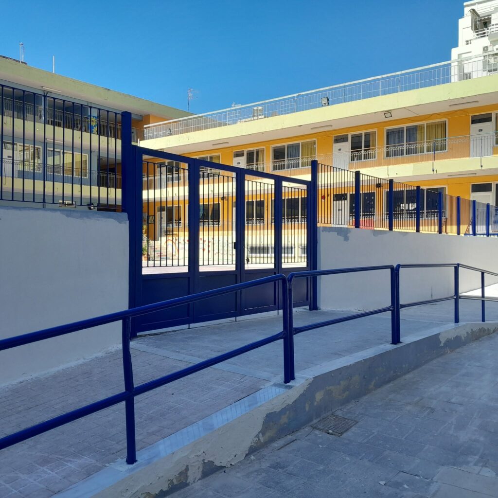 Πάτρα: Αγνώριστο το ανακαινισμένο ιστορικό «Στρούμπειο» σχολείο ΦΩΤΟ