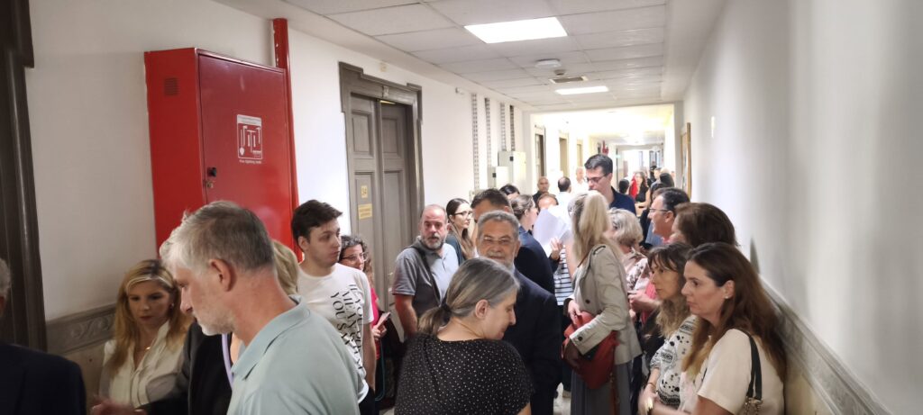 Πάτρα: Δικαστικός αγώνας εργαζομένων του ΕΑΠ για καταβολή των δεδουλευμένων τους ΒΙΝΤΕΟ-ΦΩΤΟ 10 Πάτρα: Δικαστικός αγώνας εργαζομένων του ΕΑΠ για καταβολή των δεδουλευμένων τους ΒΙΝΤΕΟ-ΦΩΤΟ
