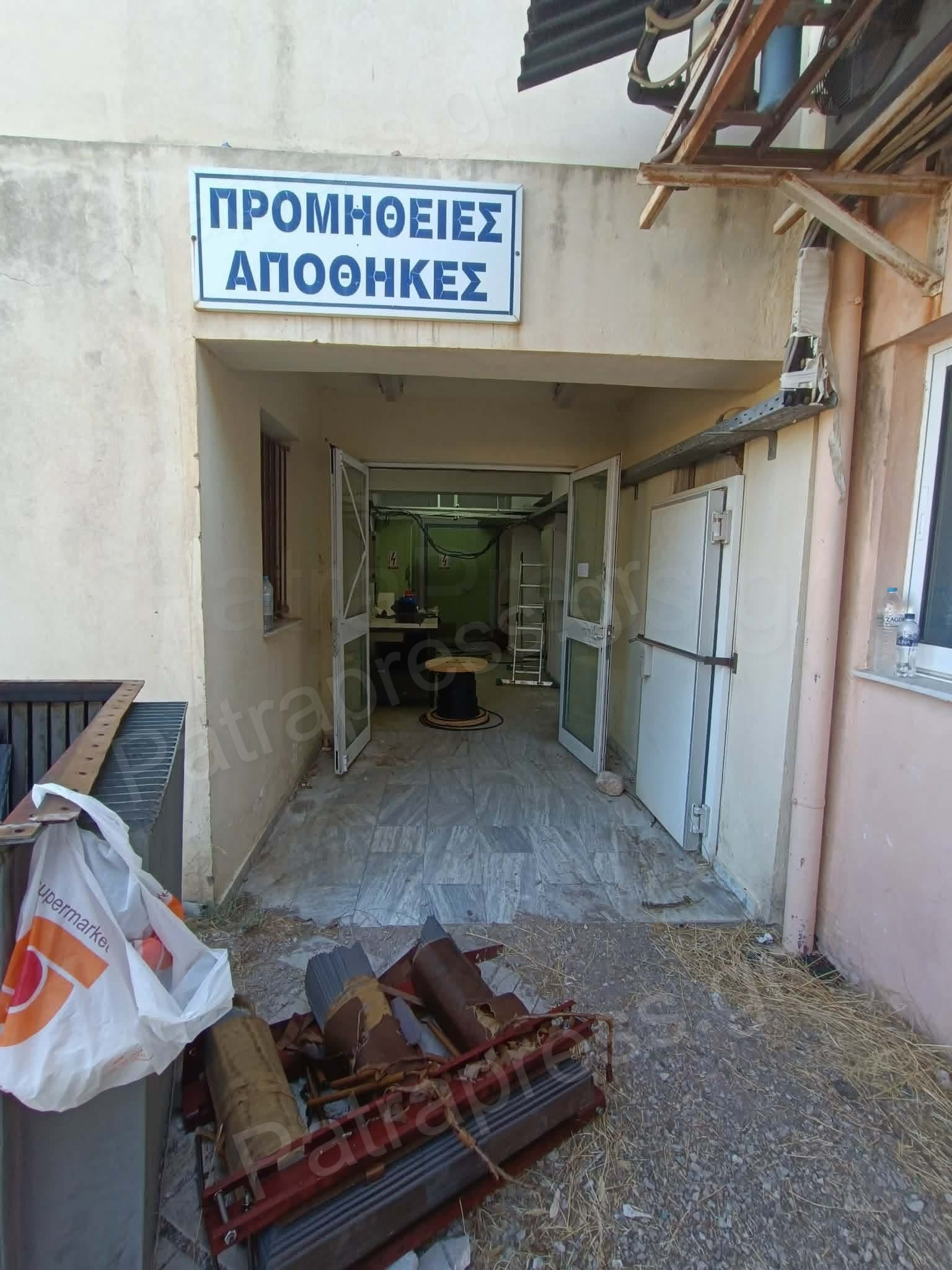 Πάτρα: «Στο παρά πέντε» εργασίες στο Ειδικό σχολείο μετά τους βανδαλισμούς - Στο Patrapress ο διευθυντής Σπύρος Ψαρράς ΑΠΟΚΛΕΙΣΤΙΚΕΣ ΦΩΤΟ