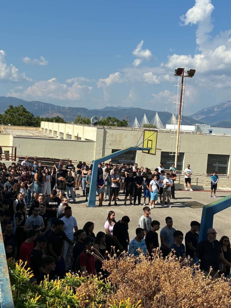 Αγιασμός στην ΕΠΑΣ Δ.ΥΠ.Α. Μαθητείας Πάτρας ΦΩΤΟ 10 Αγιασμός στην ΕΠΑΣ Δ.ΥΠ.Α. Μαθητείας Πάτρας ΦΩΤΟ