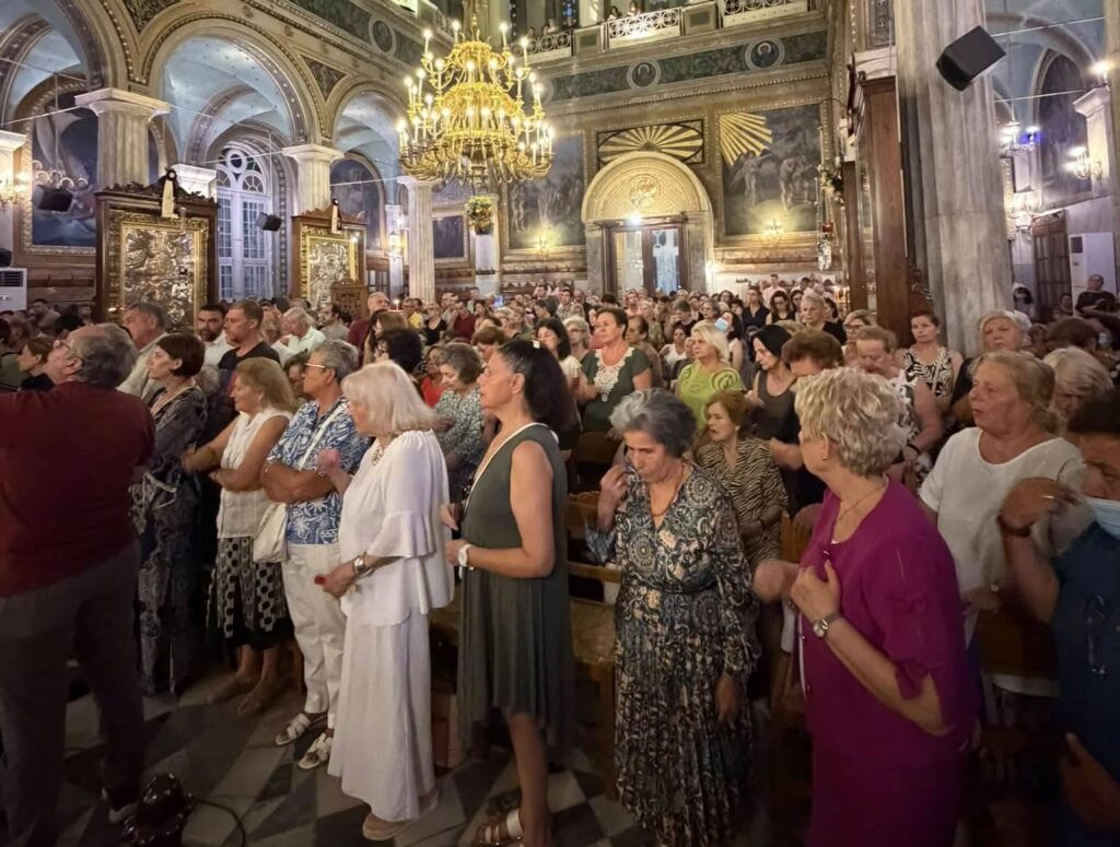 Με πολυπληθή παρουσία πιστών ο εορτασμός της Παντάνασσας στην Πάτρα ΦΩΤΟ