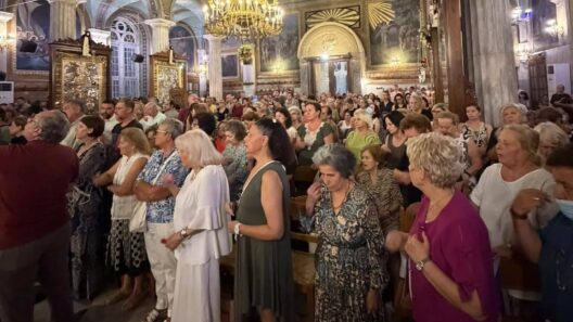 Με πολυπληθή παρουσία πιστών ο εορτασμός της Παντάνασσας στην Πάτρα ΦΩΤΟ