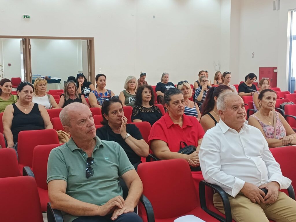 Αίγιο: Εκπαίδευση για τις εργαζόμενες στη Σχολική καθαριότητα ΦΩΤΟ