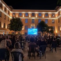 To «οδοιπορικό» του Δημοτικού Κινητού Κινηματογράφου στην Πάτρα ΦΩΤΟ