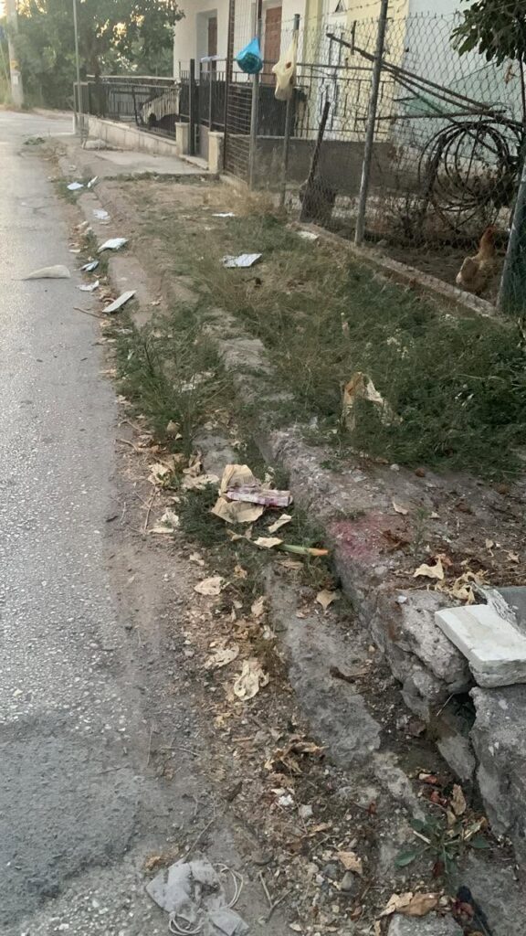 Εγλυκάδα: Έντονες διαμαρτυρίες κατοίκων για έλλειψη καθαριότητας ΦΩΤΟσ