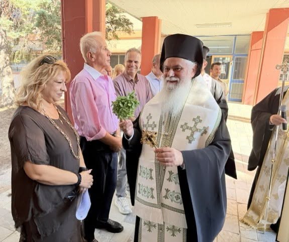Αγιασε τρία σχολεία ο Μητροπολίτης Καλαβρύτων και Αιγιαλείας Ιερώνυμος ΦΩΤΟ