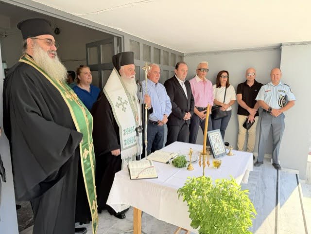 Αγιασε τρία σχολεία ο Μητροπολίτης Καλαβρύτων και Αιγιαλείας Ιερώνυμος ΦΩΤΟ