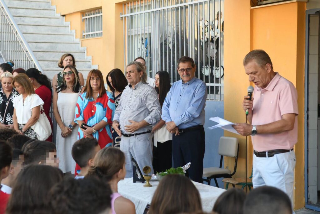 Πάτρα: Η δημοτική Αρχή σε σχολεία με ευχές σε μαθητές και εκπαιδευτικούς ΒΙΝΤΕΟ-ΦΩΤΟ