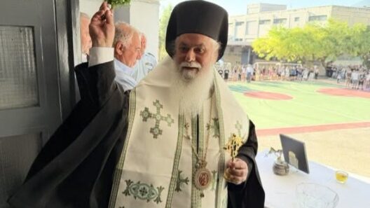 Αγιασε τρία σχολεία ο Μητροπολίτης Καλαβρύτων και Αιγιαλείας Ιερώνυμος ΦΩΤΟ 13 Αγιασε τρία σχολεία ο Μητροπολίτης Καλαβρύτων και Αιγιαλείας Ιερώνυμος ΦΩΤΟ