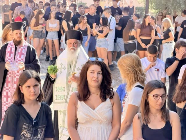 Αγιασε τρία σχολεία ο Μητροπολίτης Καλαβρύτων και Αιγιαλείας Ιερώνυμος ΦΩΤΟ