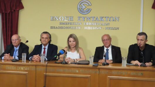 Πάτρα: Η Μαρία Καρυστιανού «δεν ήρθε για να φύγει αλλά για να αλλάξει τα πράγματα» ΦΩΤΟ 15 Πάτρα: Η Μαρία Καρυστιανού «δεν ήρθε για να φύγει αλλά για να αλλάξει τα πράγματα» ΦΩΤΟ