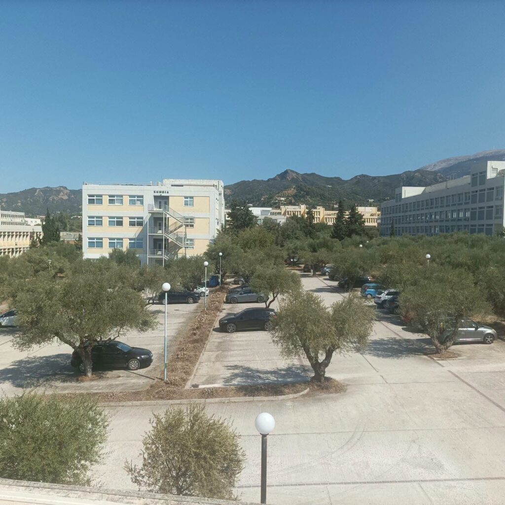 Ρίο: Ευρείας κλίμακας καθαριότητα και συντήρηση πρασίνου στην Πανεπιστημιούπολη ΦΩΤΟ