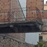 Πάτρα: Επικίνδυνο, ετοιμόρροπο μπαλκόνι στην οδό Γερμανού ΦΩΤΟ