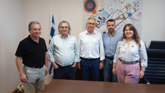 Ερύμανθος: Τα μαθήματα άρχισαν αλλά τα σχολεία Βασιλικού και Φαρρών ακόμα «στα χαρτιά» ΦΩΤΟ 14 Φωτογραφία με πίνακα γεμάτο μαθηματικούς τύπους και σημειώσεις