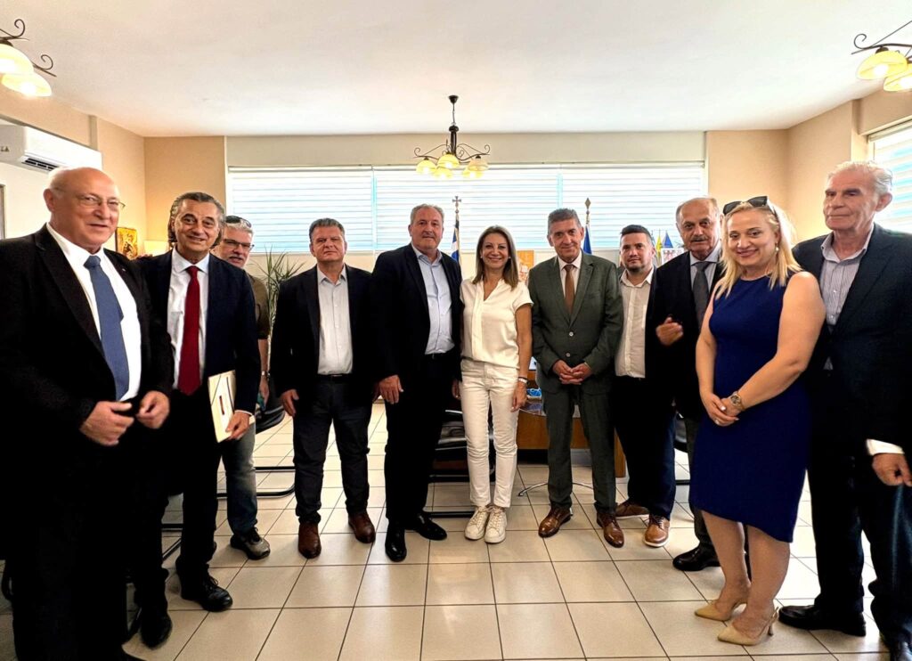 Αχαΐα: Σταθμός για τη Μαρία Καρυστιανού με μηνύματα δημοκρατίας, διαφάνειας, δικαιοσύνης ΦΩΤΟ 5 Αχαΐα: Σταθμός για τη Μαρία Καρυστιανού με μηνύματα δημοκρατίας, διαφάνειας, δικαιοσύνης ΦΩΤΟ