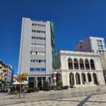 Πάτρα: Θέμα σχολιασμού η νέα όψη του κτιρίου Πανταζή στην πλατεία Γεωργίου Α’ που «σκιάζει» το Θέατρο «Απόλλων» ΦΩΤΟ
