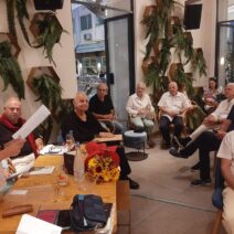 Η ποιητική βραδιά «Ιαγουάρο» στην Πάτρα ΦΩΤΟ 1 Φωτογραφία από την ποιητική βραδιά «Ιαγούρο» στη Πάτρα