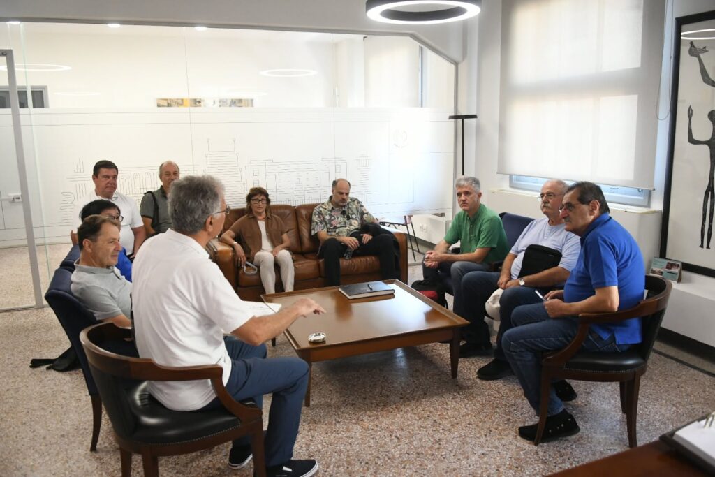 Οι μουσικοί της εκδήλωσης για το «Ρεμπέτικο σε κλασσική μορφή» στον Πελετίδη ΦΩΤΟ
