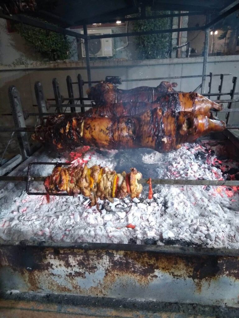 Άρχισε η μεγάλη γιορτή του εμπορίου και της παράδοσης σε Καλάβρυτα και Κλειτορία ΦΩΤΟ 6 Άρχισε η μεγάλη γιορτή του εμπορίου και της παράδοσης σε Καλάβρυτα και Κλειτορία ΦΩΤΟ