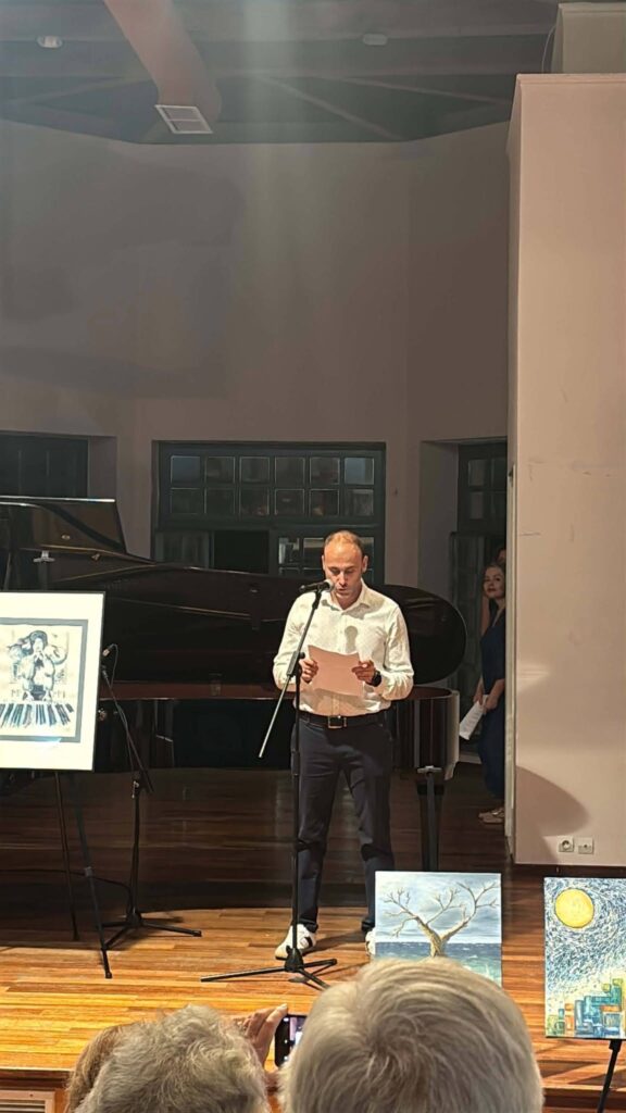 Αίγιο: Αρνηση της έχθρας από Ουκρανία και Ρωσία σε βραδιά ειρήνης ΦΩΤΟ
