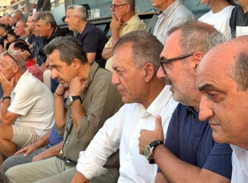 Ο Ανδρέας Κατσανιώτης με τον Υπουργό Αθλητισμού Γιάννη Βρούτση στα Προσφυγικά