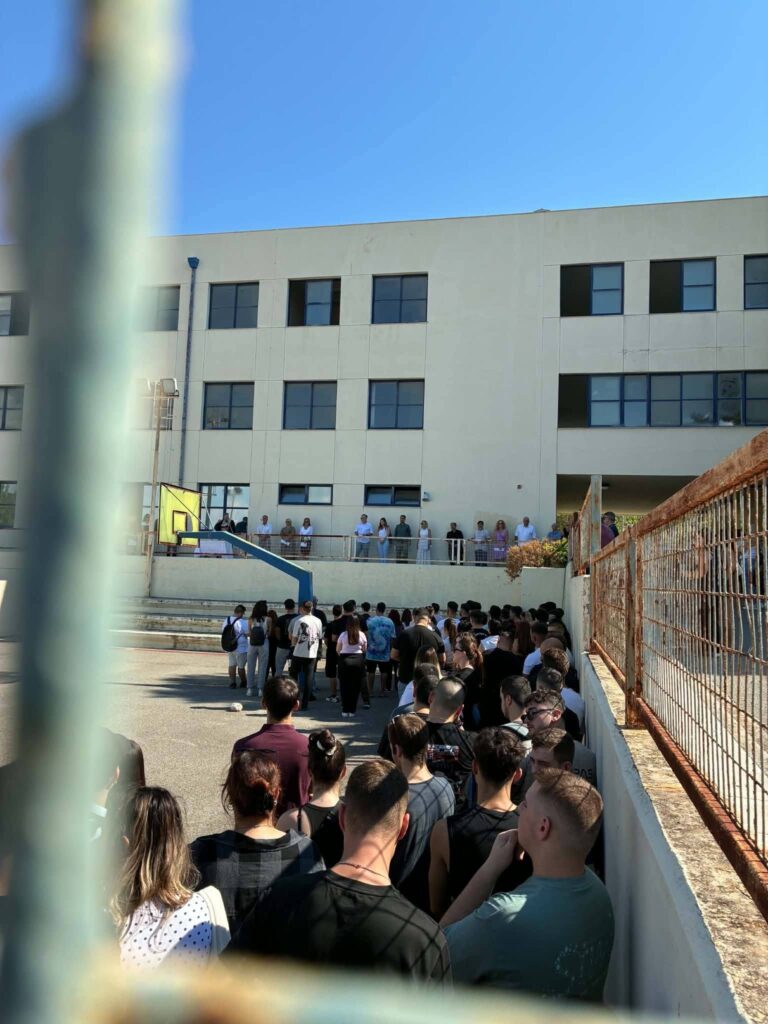 Αγιασμός στην ΕΠΑΣ Δ.ΥΠ.Α. Μαθητείας Πάτρας ΦΩΤΟ